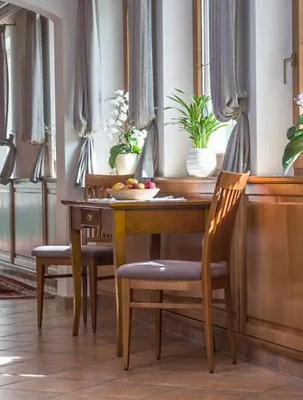 Hotel Waldheim Garni 4*