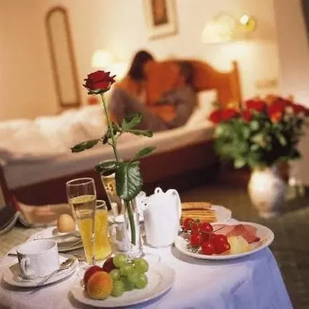 Waldheim Garni 4*