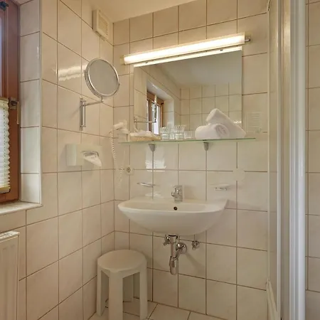 Waldheim Garni 메이른호픈