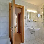 Waldheim Garni فندق 4*