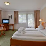 Waldheim Garni 4* مايرهوفن