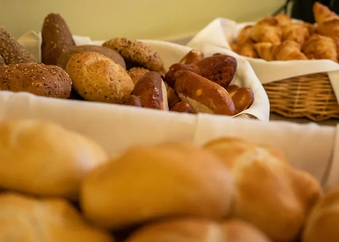 מלון Waldheim Garni 4*