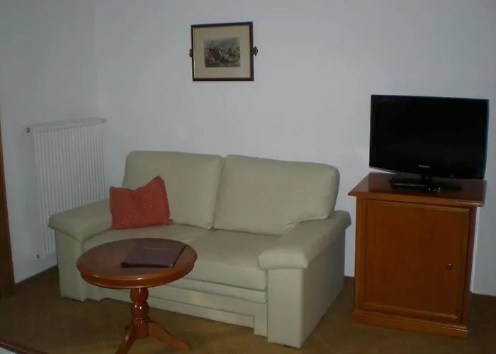 מלון Waldheim Garni 4*